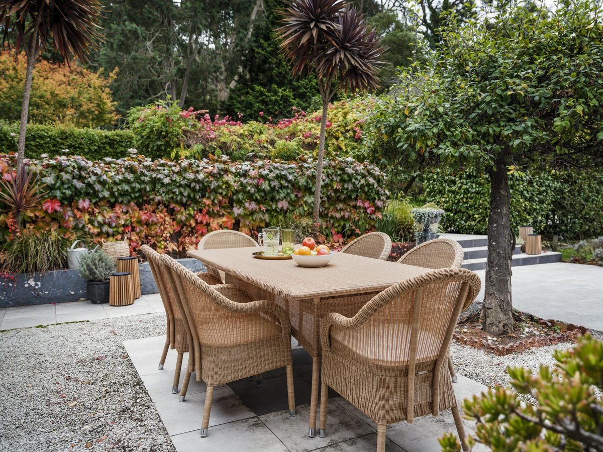 Safi Dining Table Mia chairs